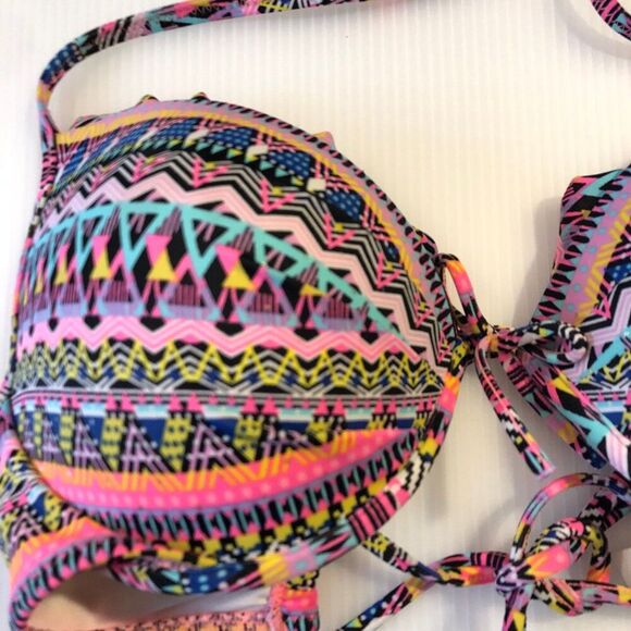 Victoria's Secret Multicolor Patterned Bikini - Picture 3 of 12